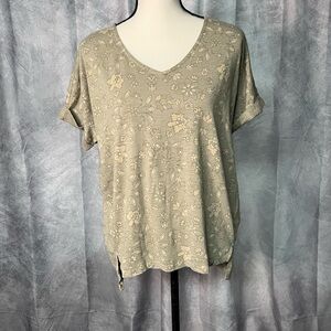Seven7 Floral Print Green Tea V-Neck Rolled Short Sleeve High Low Top - S